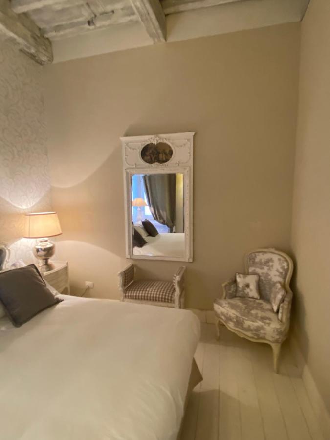 White Florence Suite Exteriör bild