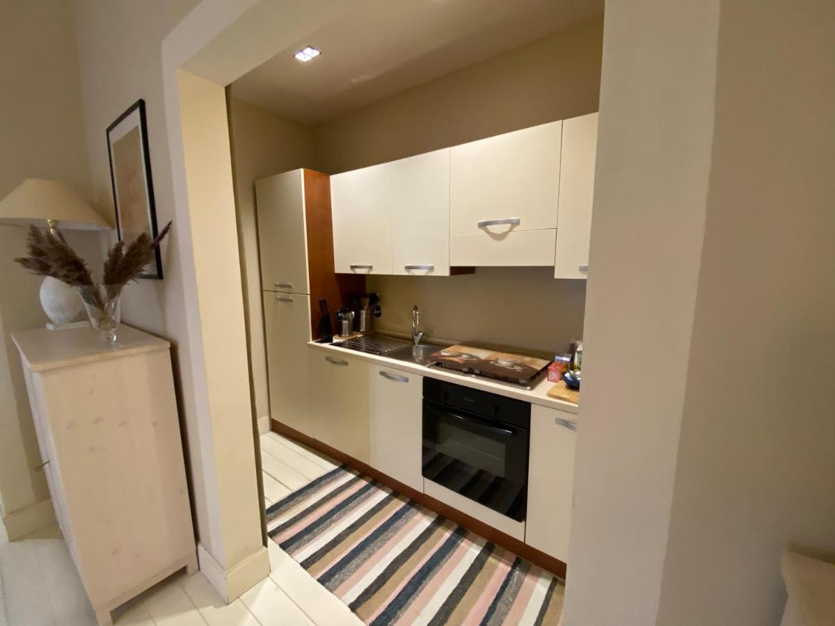 White Florence Suite Exteriör bild