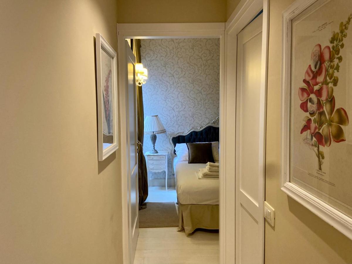 White Florence Suite Exteriör bild